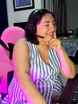 Snapshot of lina_maria99 chatting on 5, 10, 2025 lina maria99 online show from 5, 10, 2025