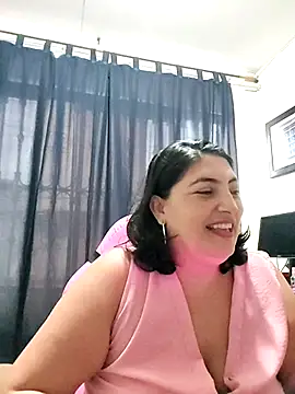 Snapshot of lina_maria99 chatting on 29, 10, 2025 lina maria99 online show from 29, 10, 2025