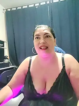 Snapshot of lina_maria99 chatting on 10, 11, 2025 lina maria99 online show from 10, 11, 2025