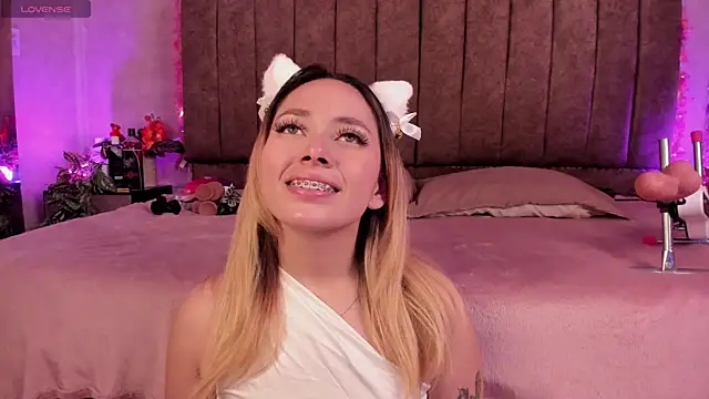 LanaMills  online show from 9, 7, 2026