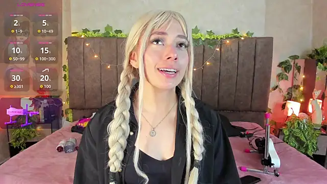 LanaMills  online show from 5, 4, 2026