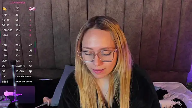 LanaMills  online show from 9, 11, 2025