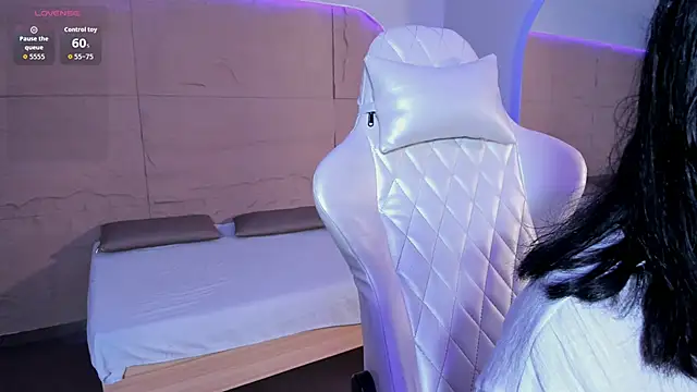 HannahMontgomery online show from 3, 12, 2025