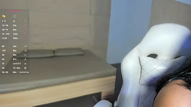 HannahMontgomery online show from 5, 2, 2026