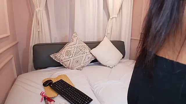 Nahomi key  online show from 29, 10, 2025