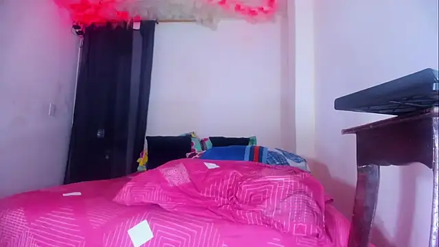 Snapshot of latin_big_01 chatting on 8, 11, 2025 latin big 01 online show from 8, 11, 2025