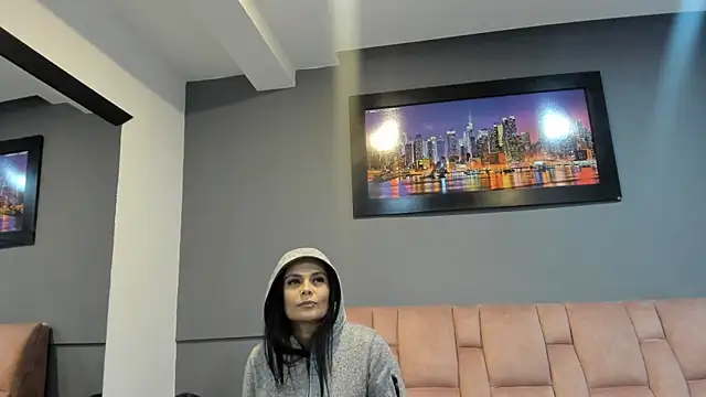 Snapshot of CharlotteCottin chatting on 10, 7, 2026 CharlotteCottin online show from 10, 7, 2026