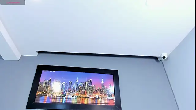 Snapshot of CharlotteCottin chatting on 27, 5, 2026 CharlotteCottin online show from 27, 5, 2026