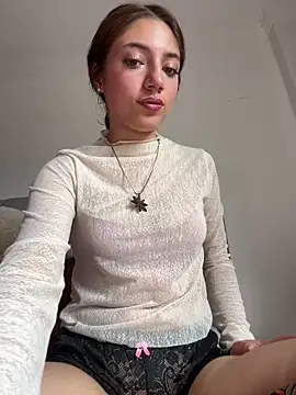Snapshot of LisaGoddes chatting on 7, 6, 2026 LisaGoddes online show from 7, 6, 2026