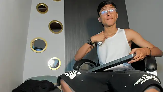 Snapshot of Daddy_Darcks chatting on 9, 10, 2025 Daddy Darcks online show from 9, 10, 2025