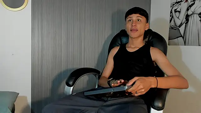 Snapshot of Daddy_Darcks chatting on 2, 11, 2025 Daddy Darcks online show from 2, 11, 2025