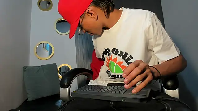 Snapshot of Daddy_Darcks chatting on 17, 10, 2025 Daddy Darcks online show from 17, 10, 2025