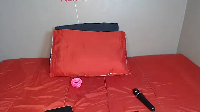 Lunalee online show from 10, 11, 2025