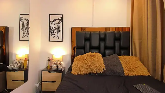 GiorgineTaylor online show from 8, 10, 2025