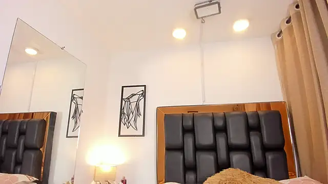 GiorgineTaylor online show from 8, 11, 2025