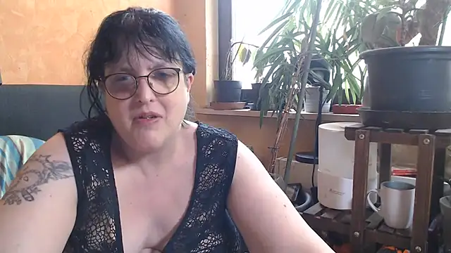 ladyfrombonn online show from 12, 5, 2026