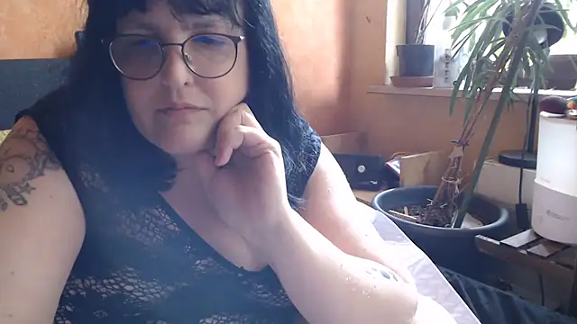 Snapshot of ladyfrombonn chatting on 19, 7, 2026 ladyfrombonn online show from 19, 7, 2026