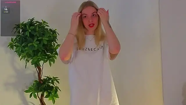 SteshaBlond online show from 19, 9, 2025