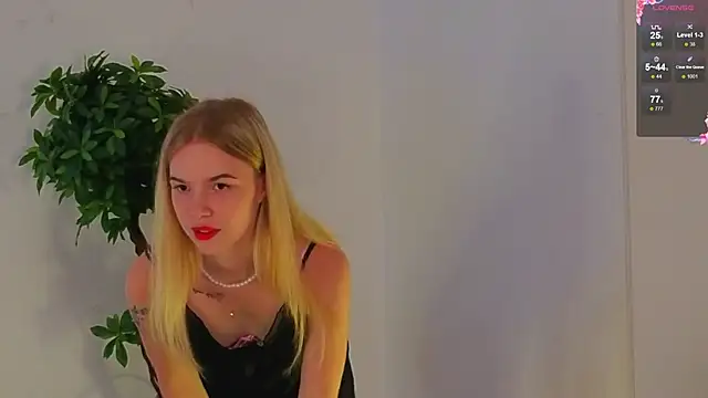 SteshaBlond online show from 21, 9, 2025