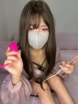 reina 00121 online show from 10, 9, 2025