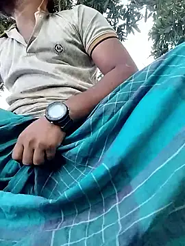 Hot- couple online show from 9, 5, 2026