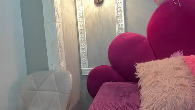 Snapshot of Saammy_17 chatting on 15, 11, 2025 Saammy 17 online show from 15, 11, 2025