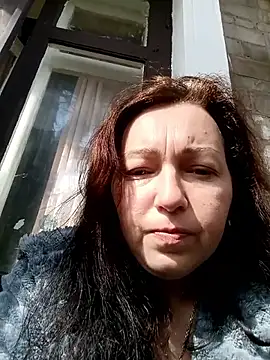 DanaNeon online show from 9, 4, 2026