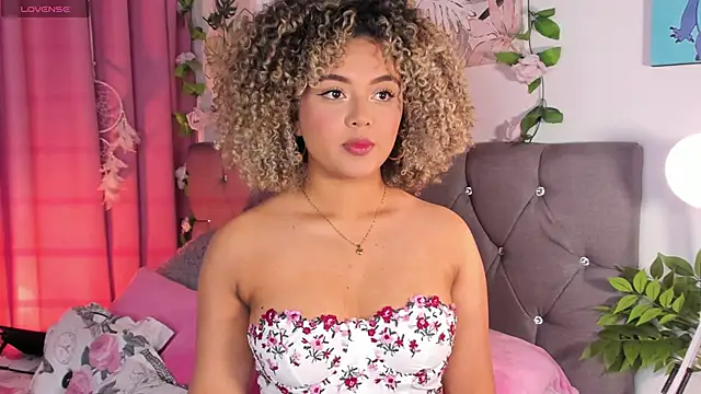 isajonnes18 online show from 6, 3, 2026