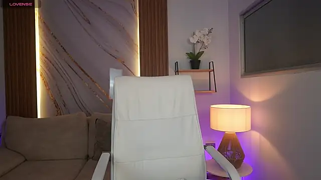 MilaCrave online show from 17, 12, 2025