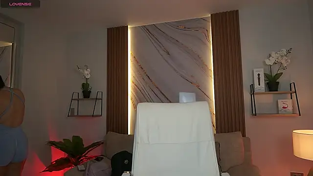 MilaCrave online show from 19, 12, 2025