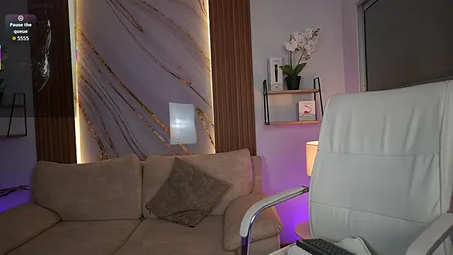 MilaCrave online show from 26, 11, 2025