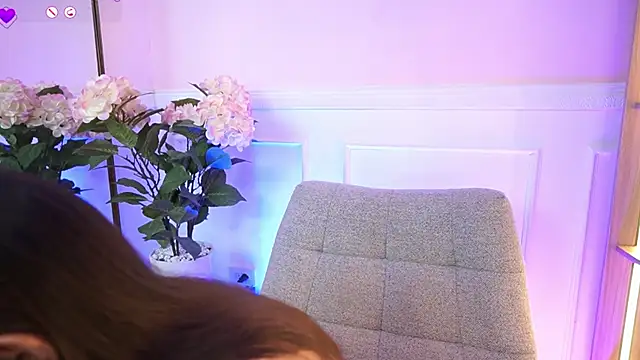 MilaCrave online show from 20, 4, 2026