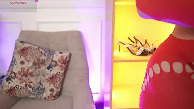 MilaCrave online show from 10, 2, 2026