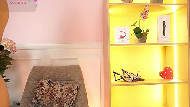 MilaCrave online show from 3, 2, 2026