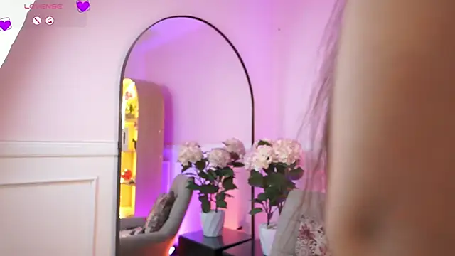 MilaCrave online show from 17, 3, 2026