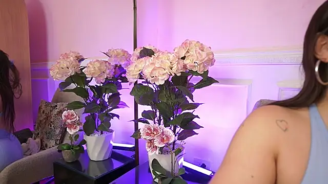 MilaCrave online show from 13, 1, 2026