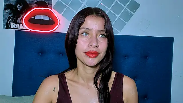 Snapshot of Sofiia_Tay chatting on 17, 9, 2025 Sofiia Tay online show from 17, 9, 2025