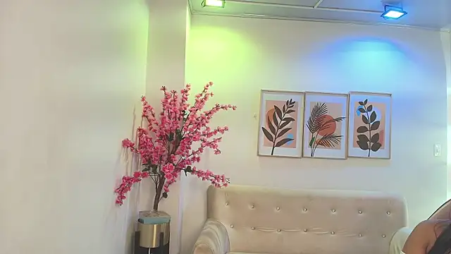 Anie johnson online show from 6, 11, 2025