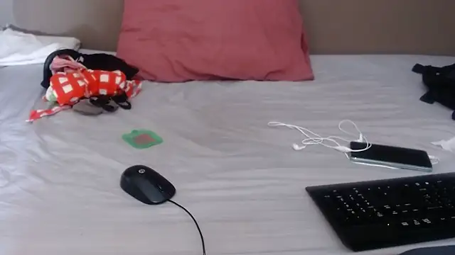 TALLHORNYBEAR online show from 26, 9, 2025