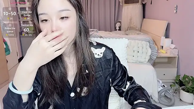 Y2Luvk online show from 24, 10, 2025