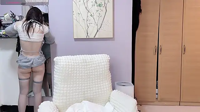 Y2Luvk online show from 10, 11, 2025