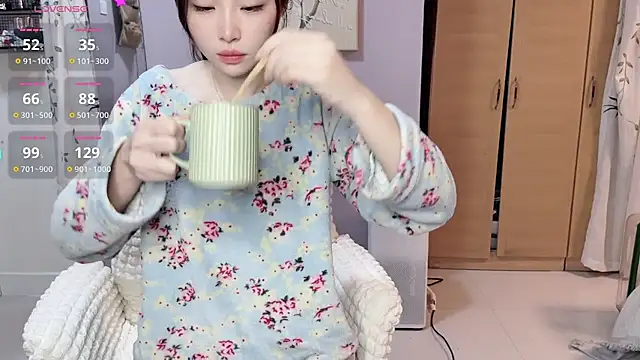 Y2Luvk online show from 27, 11, 2025