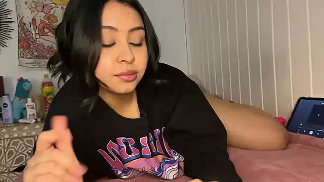 Snapshot of lau_laulu chatting on 15, 10, 2025 lau laulu online show from 15, 10, 2025