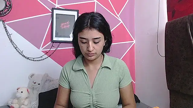 nahomievans20 online show from 26, 9, 2025
