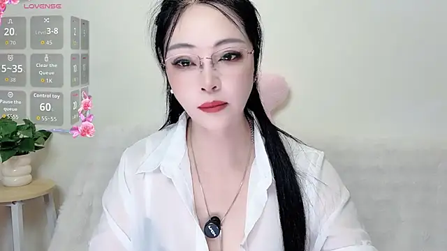 Snapshot of Hua_Hua_0 chatting on 10, 9, 2025 Hua Hua 0 online show from 10, 9, 2025