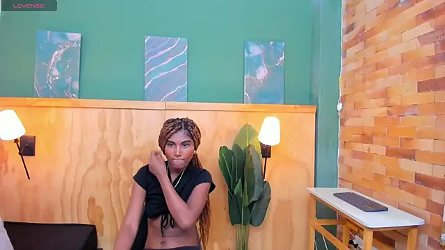 halleylorens online show from 16, 4, 2026