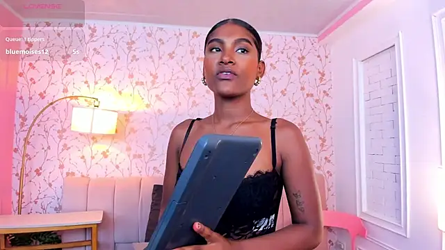 halleylorens online show from 13, 6, 2026