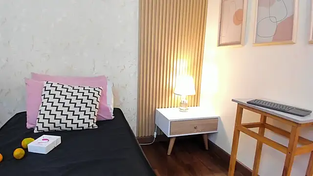 halleylorens online show from 4, 11, 2025