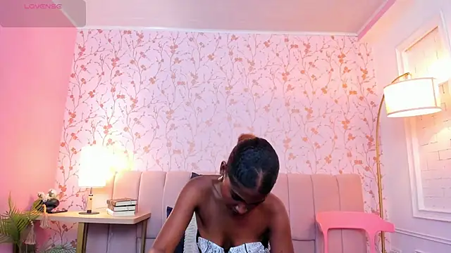 Snapshot of halleylorens chatting on 25, 5, 2026 halleylorens online show from 25, 5, 2026