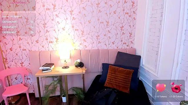 halleylorens online show from 15, 7, 2026